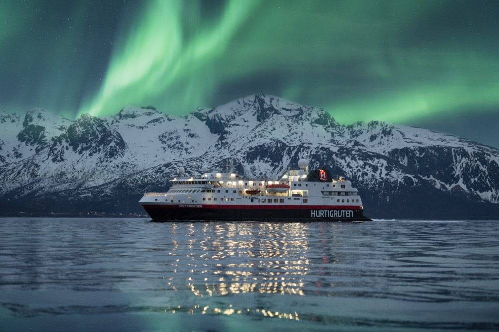 Hurtigruten Norway Relaunches Northern Lights, Midnight Sun Cruise/Tours