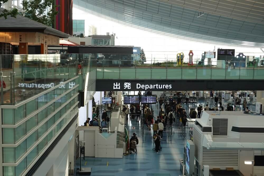 All Flights Suspended at Tokyo’s Haneda Airport Due to Runway Accident