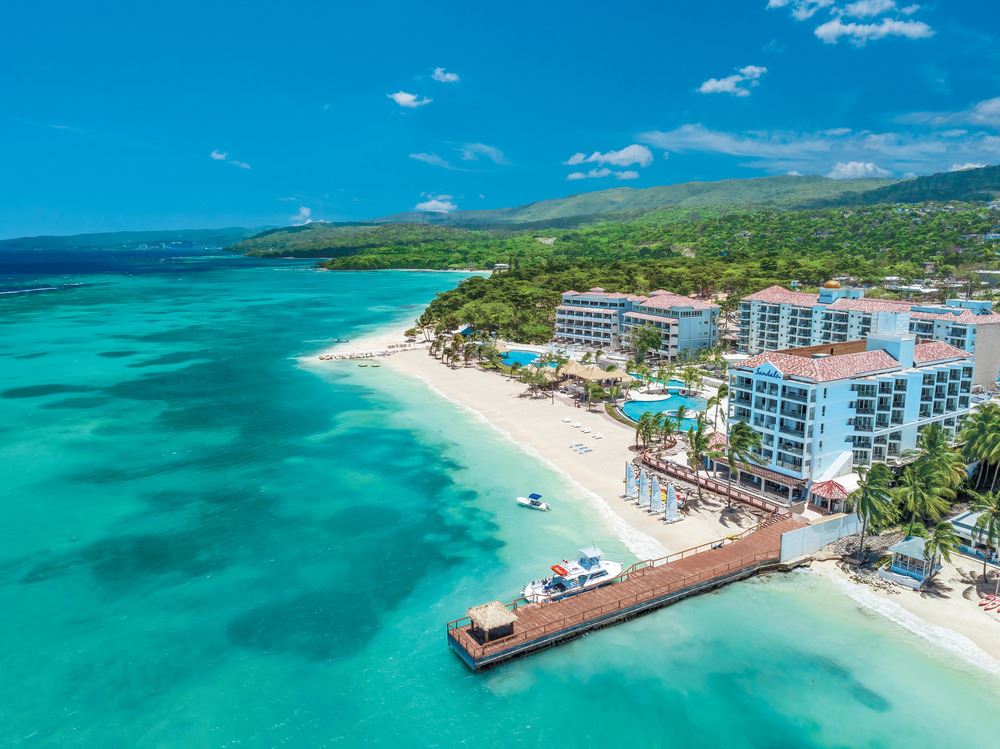 Sandals Offers Film-Themed Promotions Celebrating New Flight to Ocho Rios