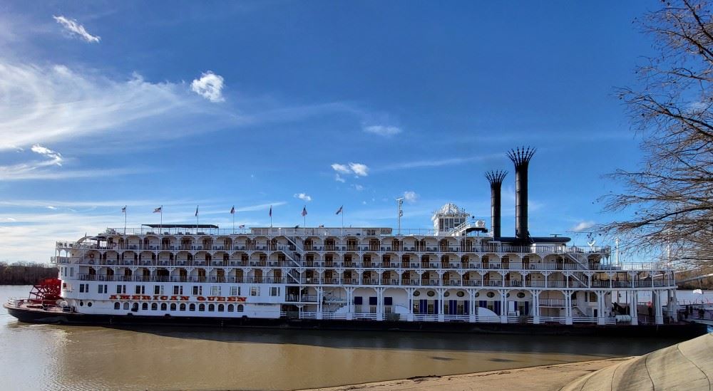 american queen paddlewheel river boat