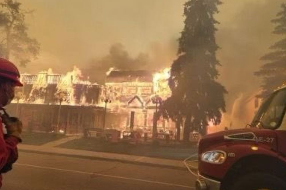 Maligne Lodge of fire, Jasper wildfire