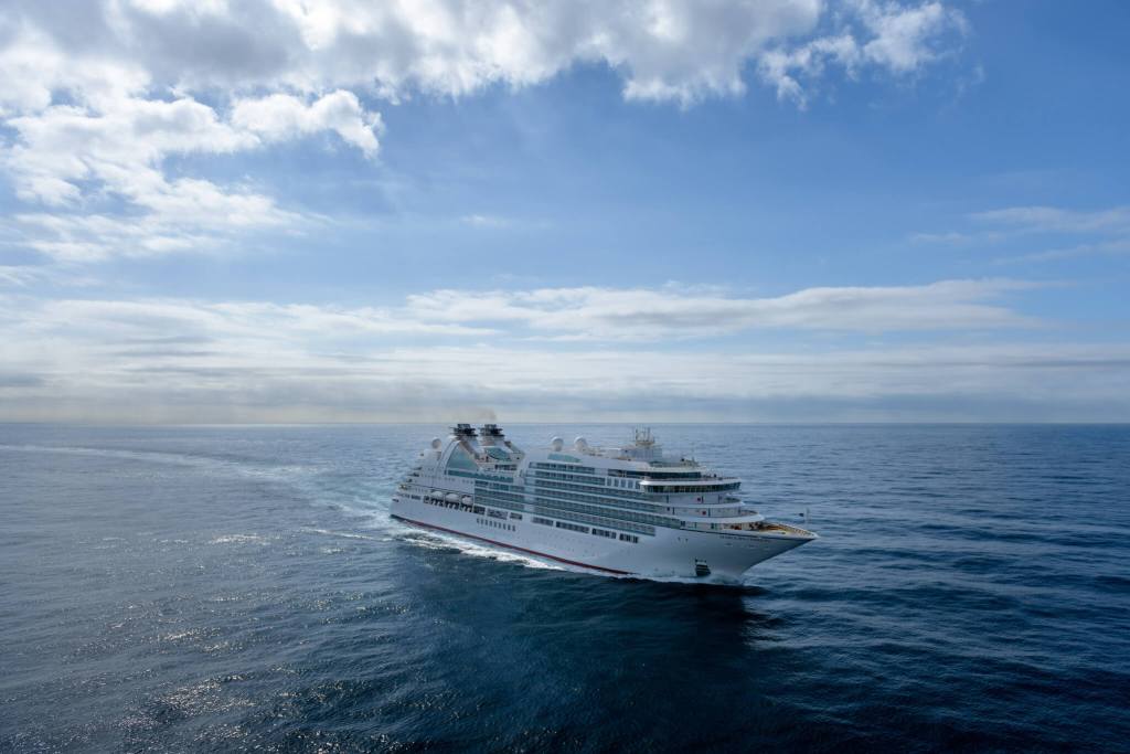 Seabourn Ovation sailing