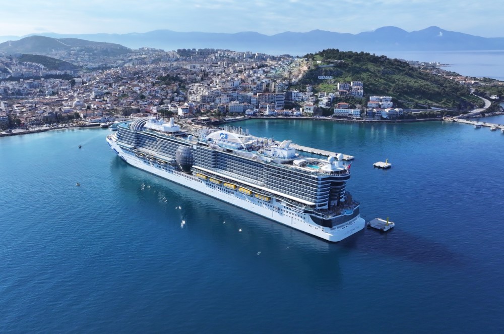 Sun Princess cruise ship at sea