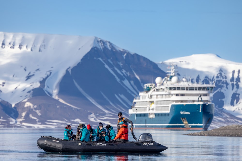 swan hellenic ship in antarctica