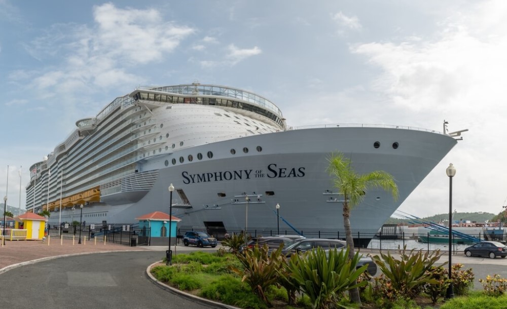 symphony of the seas cruise ship in st. thomas